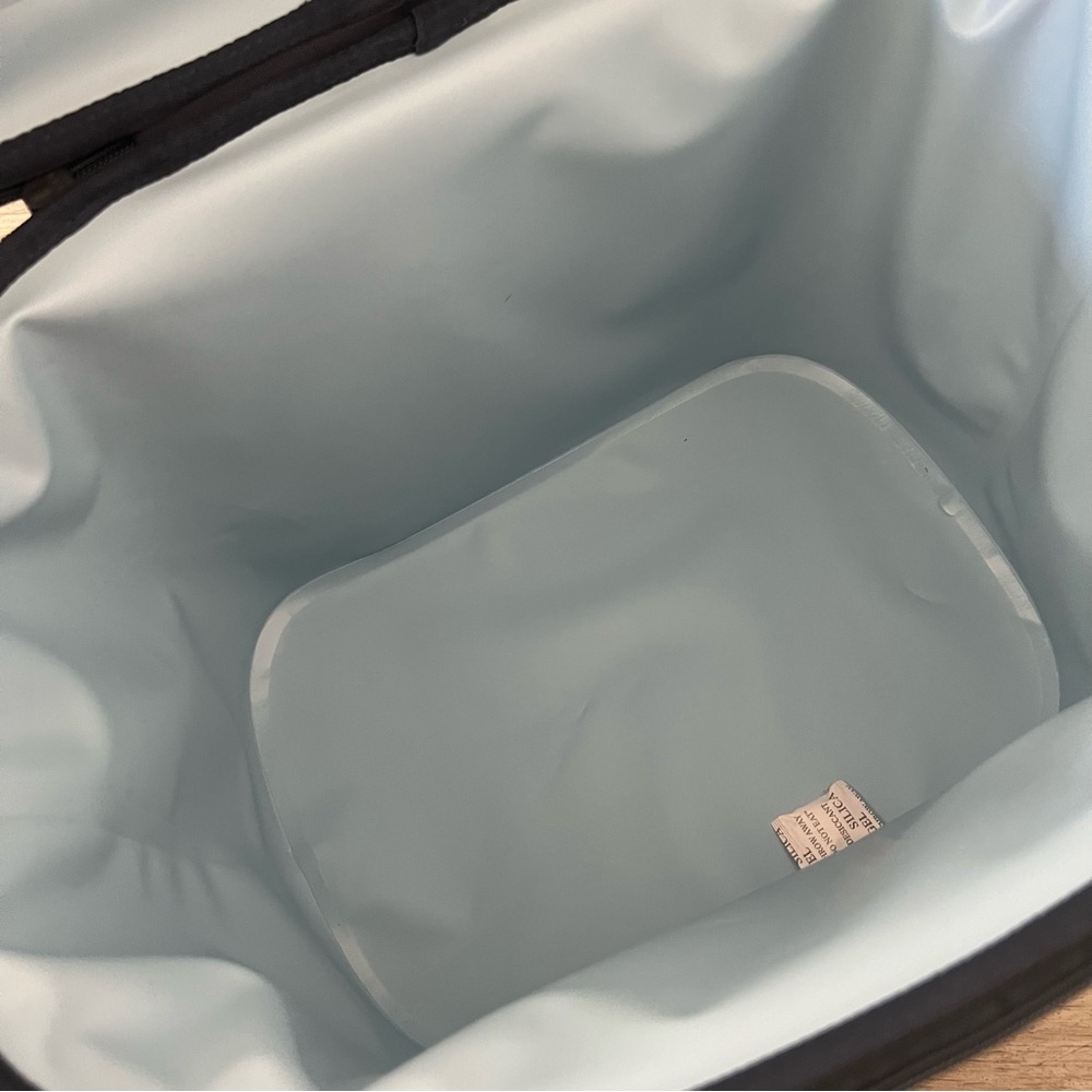 Hydro Flask Carry Out Bag - Picture 5 of 7